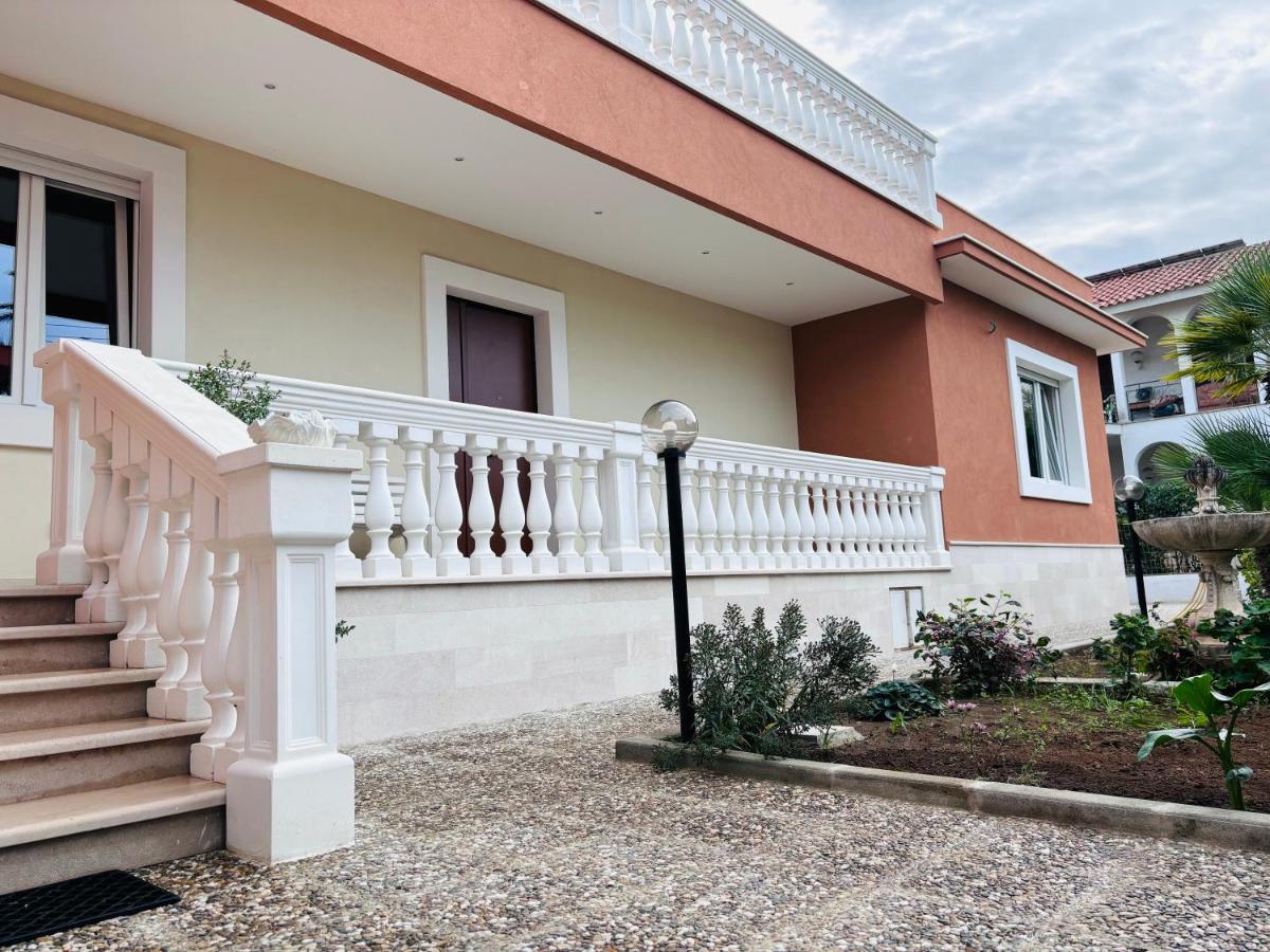 Villa Raffaele Trani Eksteriør bilde